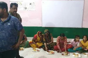 रोटी बैंक संस्था आई आगे, रह रहे लोगों को कराया भोजन
