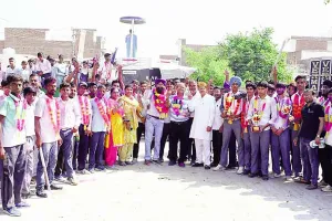 68th District Level Cricket Competition: क्रिकेट चैम्पियन का जोरदार स्वागत, निकाला विजयी जुलूस