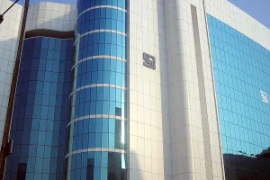 SEBI Employees hold protest: सेबी के नाराज कर्मचारियों ने प्रदर्शन कर अध्यक्ष माधबी पुरी बुच का इस्तीफा मांगा: रिपोर्ट