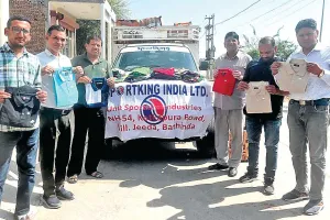 स्पोर्टकिंग इंडिया लिमिटेड ने जरूरतमंदों के लिए भारत विकास परिषद् को सौंपे कपड़े