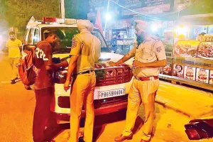 त्यौहारों के मद्देनजर पुलिस ने बढ़ाई चौकसी, संदिग्ध वाहनों की चैकिंग