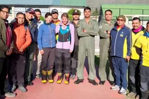 Uttarakhand: चौखंभा III के पास फंसी 2 विदेशी महिला पर्वतारोही सुरक्षित बचाई