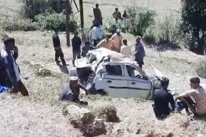 Mandi Accident: शादी समारोह से लौट रहे युवकों की कार खाई में गिरी, सभी की मौत