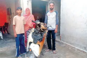 Fire: घर में लगी आग, कीमती सामान जलकर राख, जानी नुक्सान से बचाव