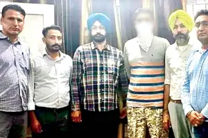 Bribe: रिश्वत लेने के आरोप में सिपाही गिरफ्तार, एएसआई फरार