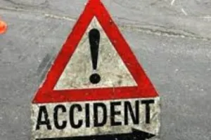 Nainital Road Accident: दो कारों में टक्कर में माँ और बेटे की मौत, पत्नी गंभीर