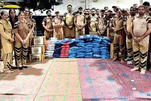 Abu Dhabi: आबूधाबी में सेवादारों ने ऐमिरेट्स रेड क्रीसेंट सोसायटी को डोनेट की 470 किलो खाद्य सामग्री