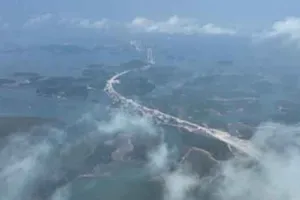 China Lungmen Bridge: चीन में समुद्र के ऊपर पुल! यातायात के लिए खुला!