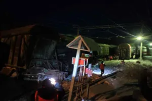 Russia Train Accident: यात्री ट्रेन और मालगाड़ी में टक्कर, मची चीख पुकार!