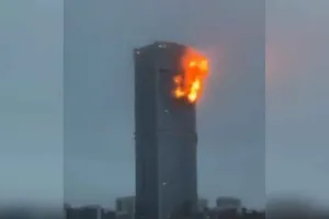 Russia-Ukraine War: रूस में यूक्रेनी ड्रोन हमलों ने मचाई तबाही, आपातकाल का ऐलान