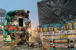 Uttara Kannada Accident: भीषण सड़क हादसों में 14 लोगों की मौत, 17 घायल