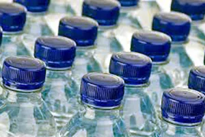 Water: बोतलबंद पानी के खतरे