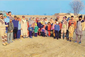 Welfare Work: जरूरतमंदों को वस्त्र वितरित कर मनाया अवतार माह