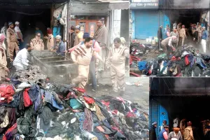 Fire: पातड़ां में कपड़े की दुकान में लगी भयानक आग, डेरा श्रद्धालुओं ने बुझाई