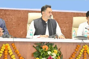 Delhi Exit Poll News: दिल्ली चुनावों के रिजल्ट को लेकर महाराष्ट्र के गृह राज्य मंत्री ने कर दिया ये बड़ा दावा!