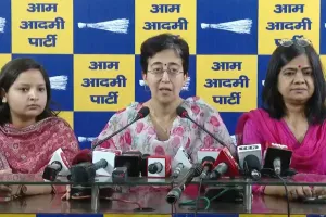 AAP Delhi: होली पर महिलाओं को मुफ्त सिलेंडर मिलेगा? : आतिशी