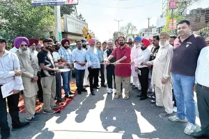 विधायक ने सीवरेज की सफाई के लिए नगर कौंसिल को सौंपी दो नई मशीनें