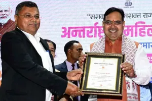 राज्य स्तर पर सम्मानित हुए झुंझुनूं जिला कलेक्टर रामावतार मीणा