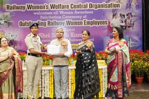RWWCO News: रेलवे बोर्ड के चेयरमैन सतीश कुमार ने किया महिला रेलकर्मियों का सम्मान