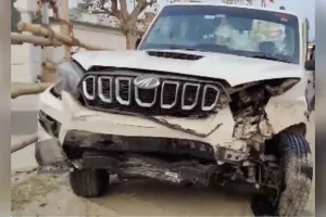 बारात से लौट रही स्कॉर्पियो हुई दुर्घटनाग्रस्त, दर्दनाक हादसे में 4 मरे