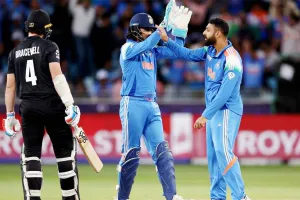 India beat New Zealand: वरुण चक्रवर्ती ने अबू धाबी में मचाया कोहराम! न्यूजीलैंड का किया जीतना हराम!