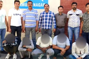 Pickpockets Arrested: बसों में जेब काटने वाले गैंग का पर्दाफाश, पांच गिरफ्तार