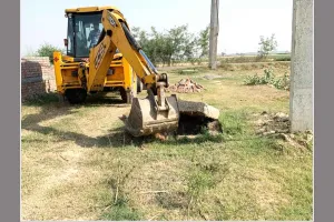 Bulldozer: अवैध कॉलोनियों पर लगातार कार्रवाई कर रहा डीटीपी