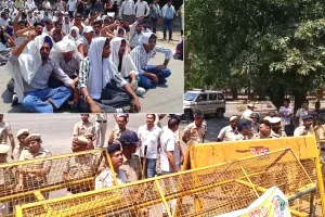 कंप्यूटर ऑपरेटरों ने खाली बर्तन बजाकर किया प्रदर्शन