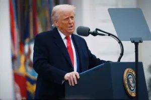 Trump Tariff News: डोनाल्ड ट्रम्प का बड़ा फैसला! चिप्स और स्मार्टफोन पर जल्द लग सकते हैं नए शुल्क