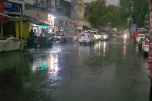 Uttar Pradesh Rains: झमाझम बारिश ने गर्मी के तेवर किये ढ़ीले, गेहूं की फसल और साग-सब्जियों को नुकसान