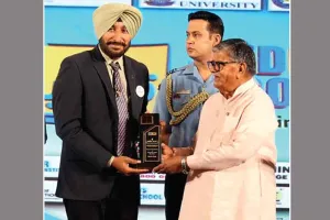 Award of Excellence: अध्यापक राजेन्द्र सिंह इन्सां ‘अवार्ड ऑफ एक्सीलैंस’ से सम्मानित