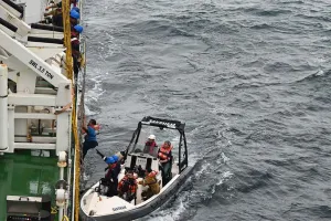 Liberian ship sinks: लाइबेरियाई जहाज कोच्चि तट पर डूबा,  भारतीय तटरक्षक बल को किया हाई अलर्ट