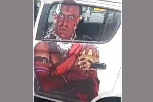 Amrish Puri Poster: ऑल्टो की पूरी खिड़की पर लगा था अमरीश पुरी का पोस्टर, पुलिस ने उतरवाकर किया चालान
