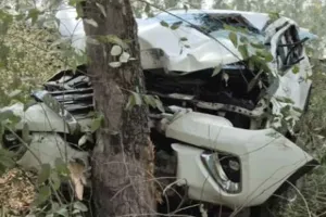 Panipat Road Accident: अनियंत्रित होकर पेड़ से टकराई फॉर्च्यूनर कार, योगेश्वर दत्त की पत्नी व बेटा थे सवार