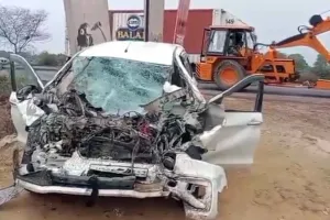 Barabanki Accident: ट्रक और अर्टिगा की आमने-सामने की भीषण टक्कर, चार की मौत, सीएम योगी ने शोक व्यक्त किया