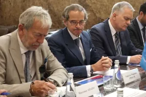 Israel Iran attack 2025: आईएईए प्रमुख ने दी ‘बड़ी तबाही’ की चेतावनी! इजरायल के ईरानी परमाणु संयंत्रों पर हमले को लेकर दुनिया को चेताया
