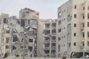 Iran Israel attacks: ईरान का इजरायल पर ताबड़तोड़ हमला, दागीं आठ मिसाइलें, हुई भारी तबाही
