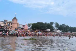 शुकतीर्थ में ज्येष्ठ दशहरा पर लाखों श्रद्धालुओं ने किया स्नान
