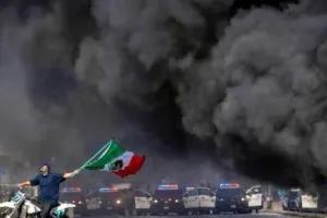 Los Angeles: हिंसक विरोध प्रदर्शन की आग में जल रहा लॉस एंजिलिस! डोनाल्ड ट्रंप ने जारी किए ये सख्त निर्देश