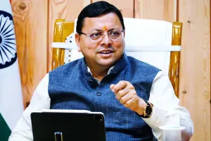 Pushkar Singh Dhami: मुख्यमंत्री आवास में योगाभ्यास करते हुए सीएम धामी ने योग को अपनी दिनचर्या में शामिल करने की अपील की