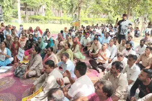 Contract Employees of PGI: पीजीआई के 1000 अनुबंधित कर्मचारी अनिश्चितकालीन हड़ताल पर, मरीज परेशान