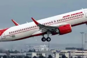 DGCA: अहमदाबाद दुर्घटना के 38 घंटे बाद एयर इंडिया का एक और विमान 900 फीट नीचे गिरा!
