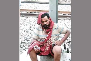 Railway: बदमाशों ने चलती ट्रेन से दिया युवक को धक्का, डेरा श्रद्धालु ने ऐसे बचाई जान