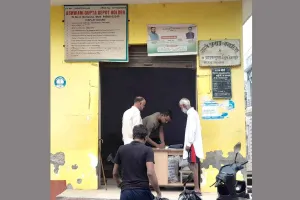 Ration Depot News: सरकारी डिपो बना मनमानी का अड्डा! ₹13.50 प्रति किलो की चीनी 15 से 20 रुपए में, विरोध करने पर बदसलूकी