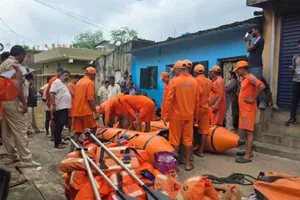 Jamshedpur Flood: जमशेदपुर में बस्तियां डूबी, एनडीआरएफ ने चलाया रेस्क्यू ऑपरेशन