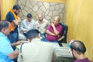 CM Flying Raid: सीएम फ्लाइंग और सीआईडी की संयुक्त टीम ने अनाज मंडी में की छापेमारी