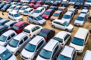 Used car market India 2025: नई कारों की तुलना में दोगुनी रफ्तार से बिक रही पुरानी कारें: रिपोर्ट