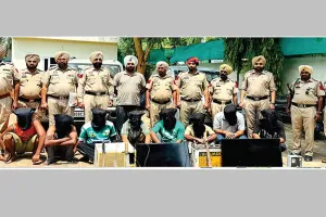 Thief Arrested: आठ आरोपी चोरी के सामान सहित काबू