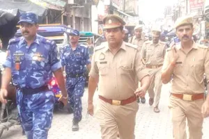 क्राइम इंस्पेक्टर ने आरएएफ व पुलिस बल के साथ निकाला पैदल मार्च
