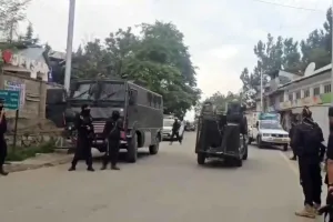 Kulgam Encounter: कुलगाम में मुठभेड़ तीसरे दिन भी जारी, आतंकियों के खिलाफ अभियान में अब तक तीन आतंकी ढेर